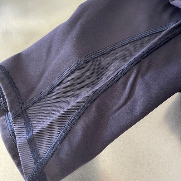 Lululemon Train Times  cropped leggings Midnight Navy size 4 - Picture 5 of 5